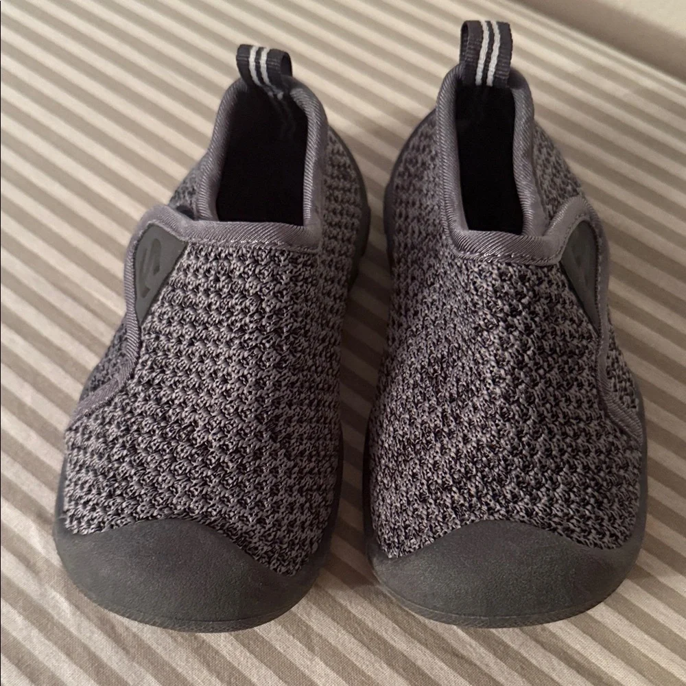 Hobibear Kids' Gray Slip-On Water Shoes