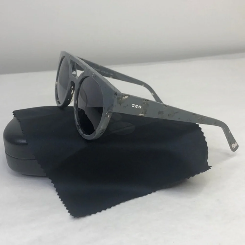 KOMONO Dreyfuss Concrete Sunglasses NEW grey gray UV400