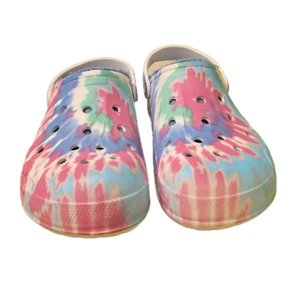 CROCS or features water