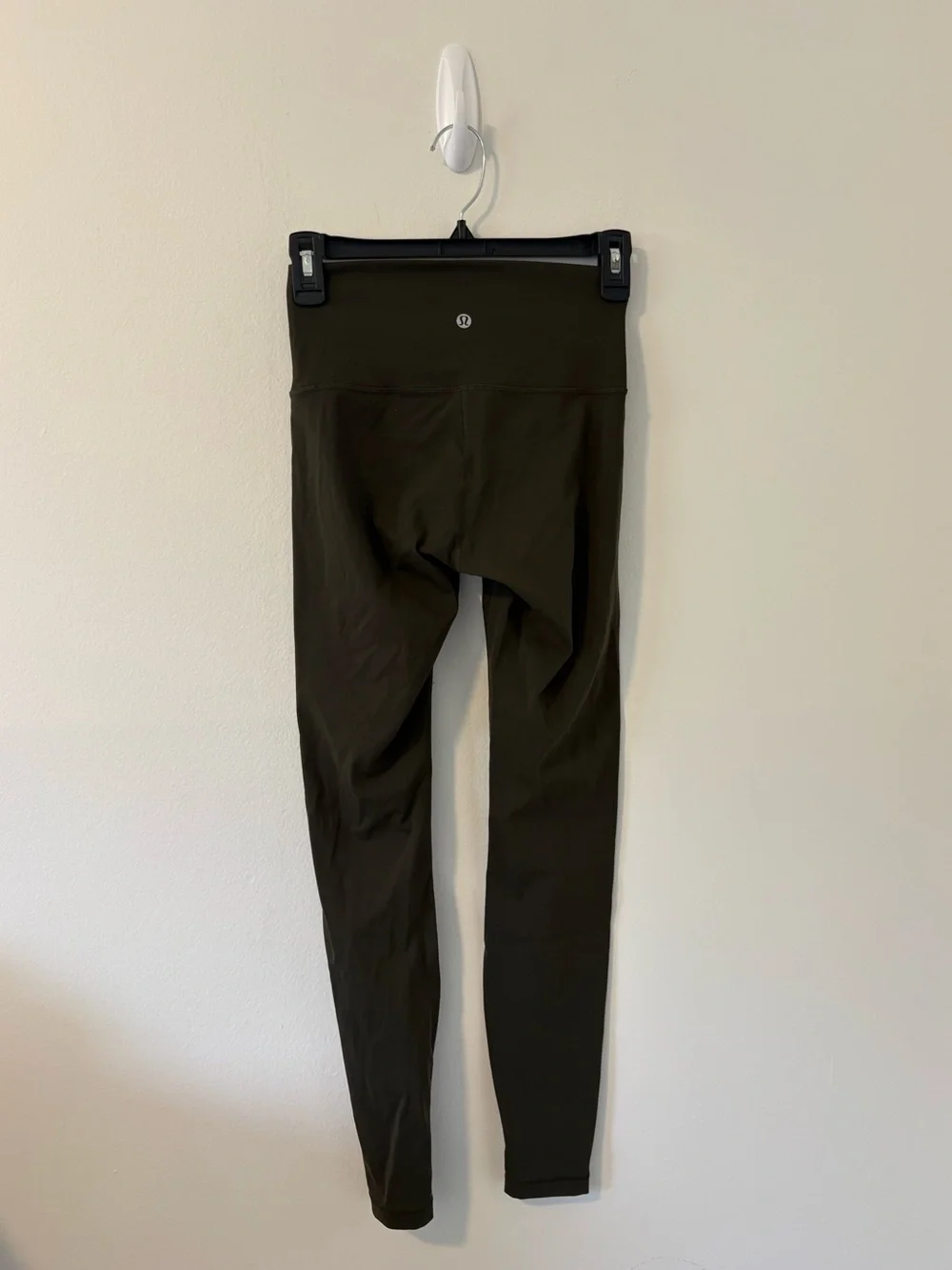 lululemon athletica model photo