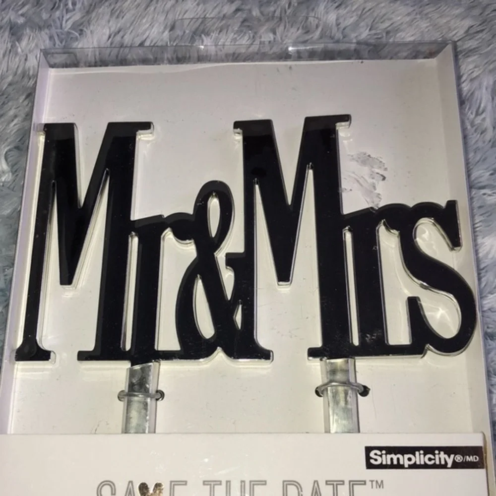 Mr. & Mrs. Wedding Cake Topper Silver Mirror Look New‎