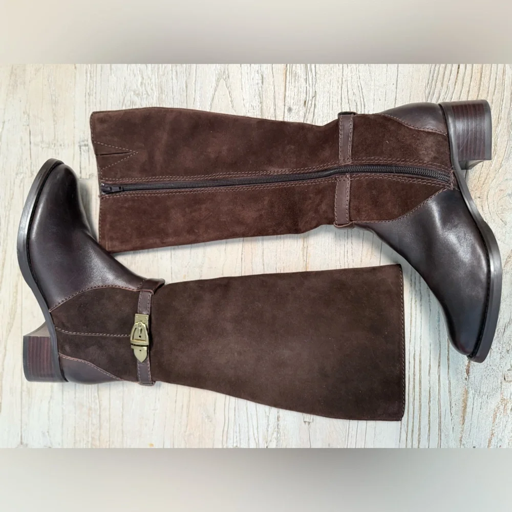Etienne Aigner rich dark