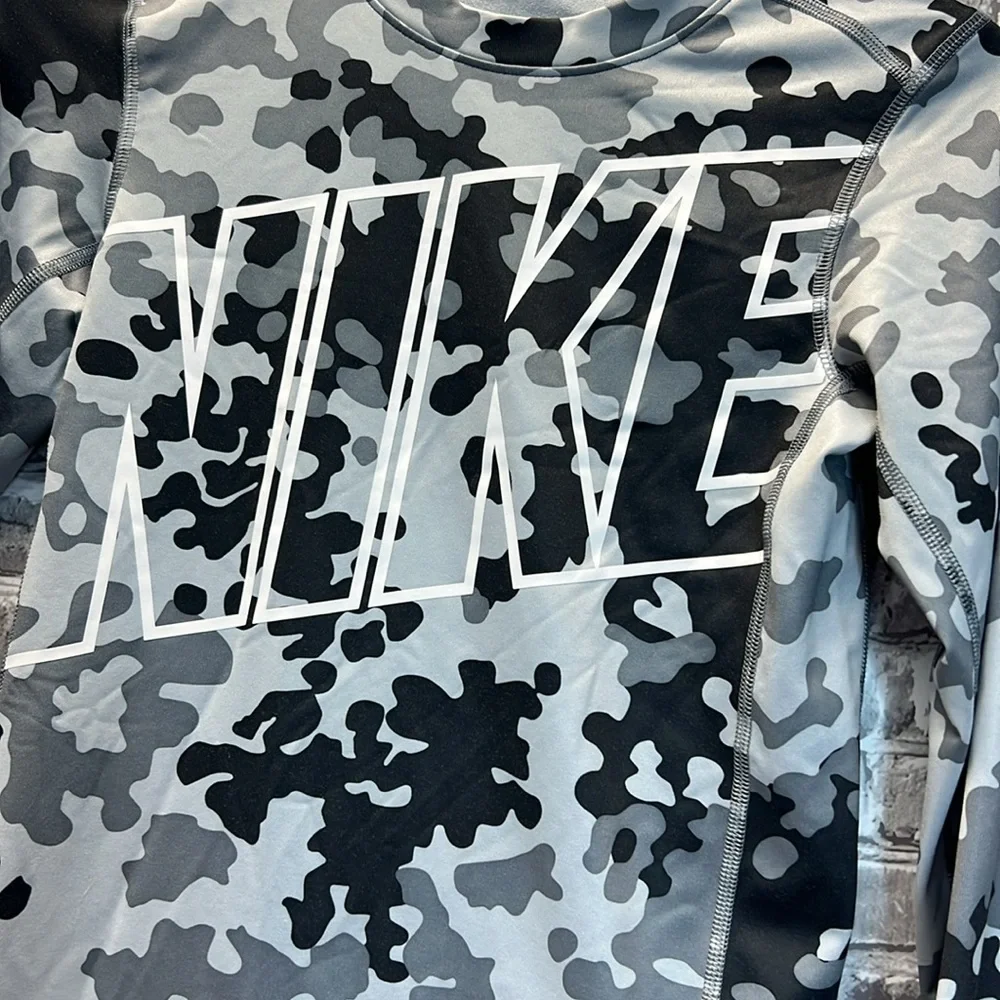 Nike boys pro