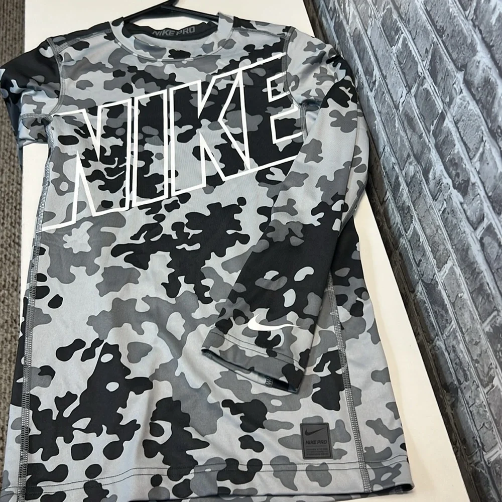 Nike boys pro