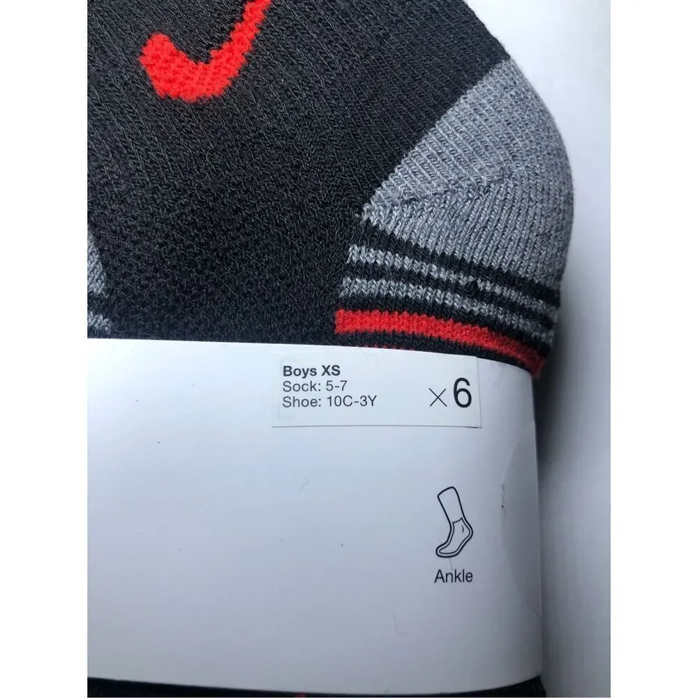 Nike tags red