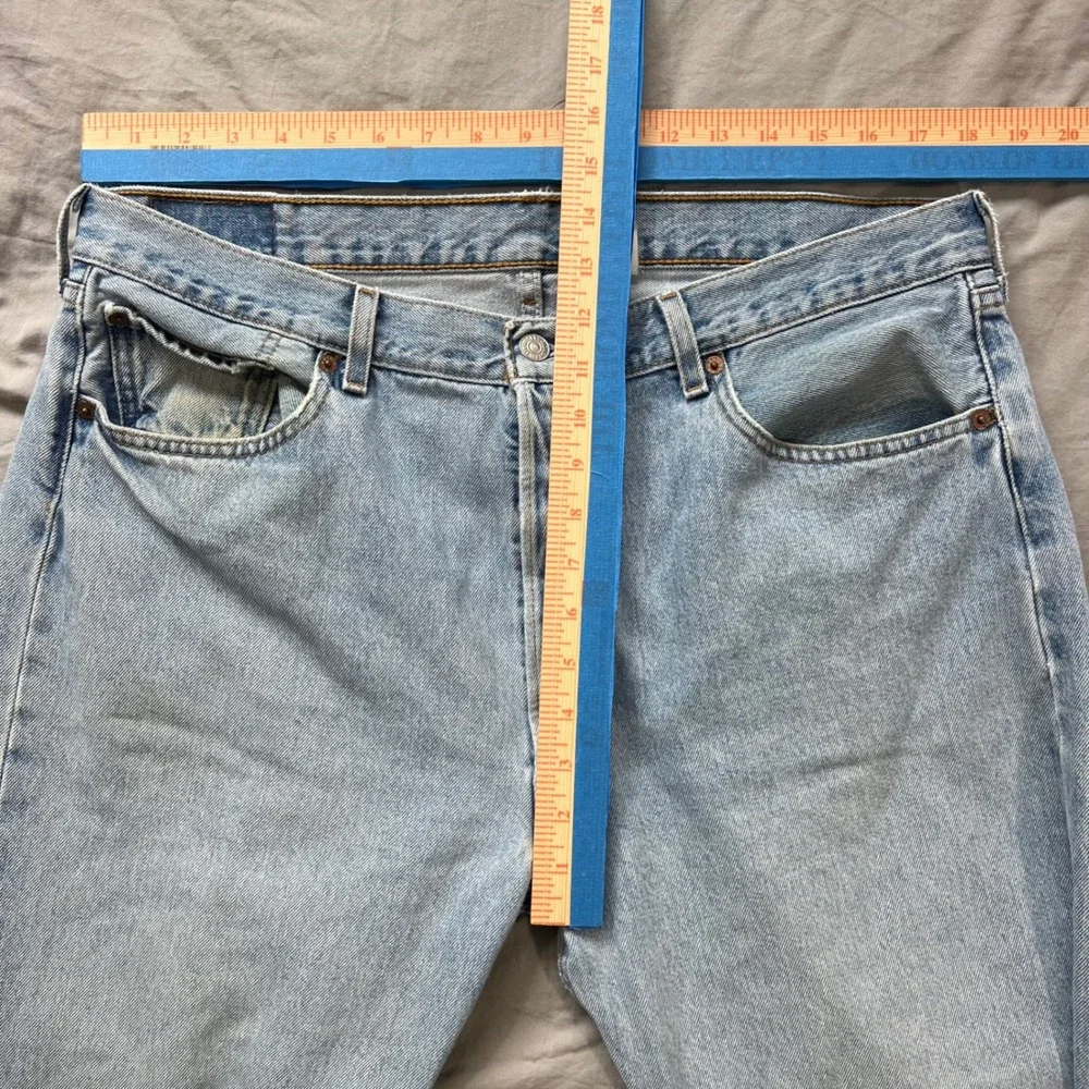 Vintage LEVI'S 501 Jeans Mens 38X34 Light‎ Wash Straight Leg Denim 2005 Stained