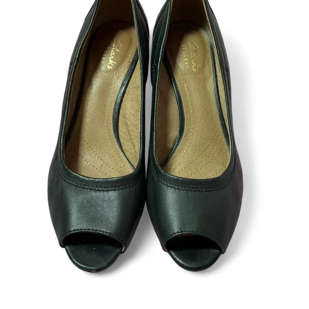 Clarks artisan black