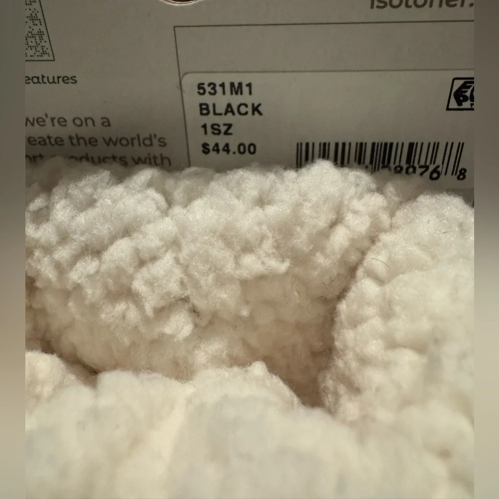 NWT Isotoner Women’s‎ Thick Knit Gloves with Faux Sherpa Trim Winter Warm Soft