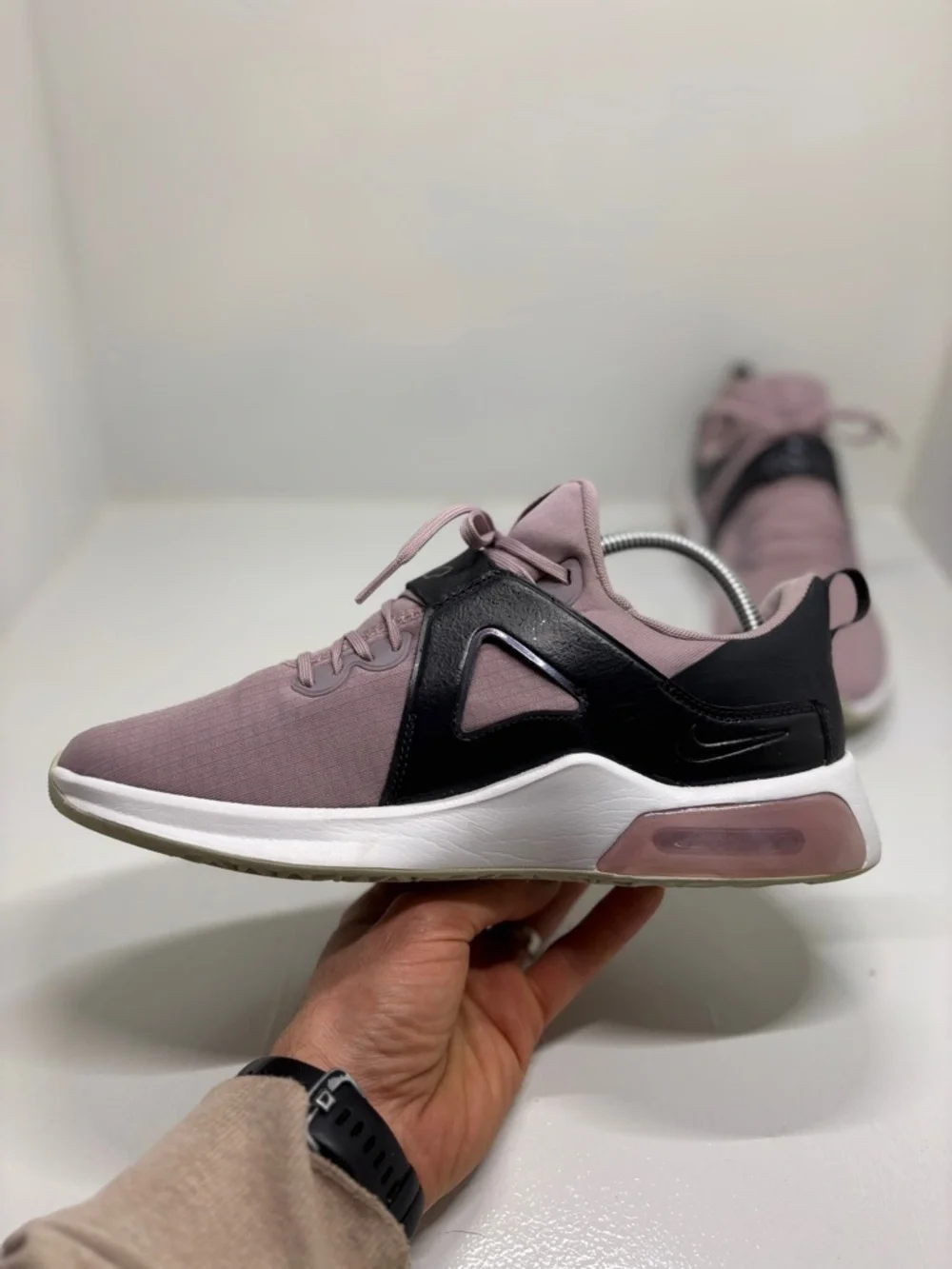 Nike 	•	good clean