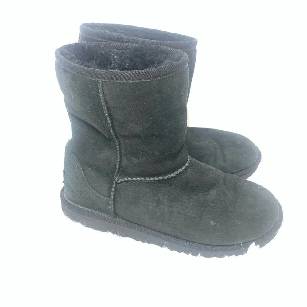 UGG black boot