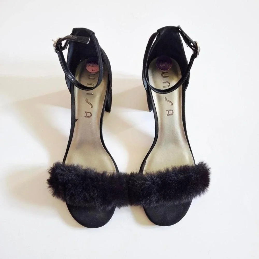 Unisa Black faux fur block heels sandals 8.5/9 y2kstyle goth whimsygoth‎ fairy