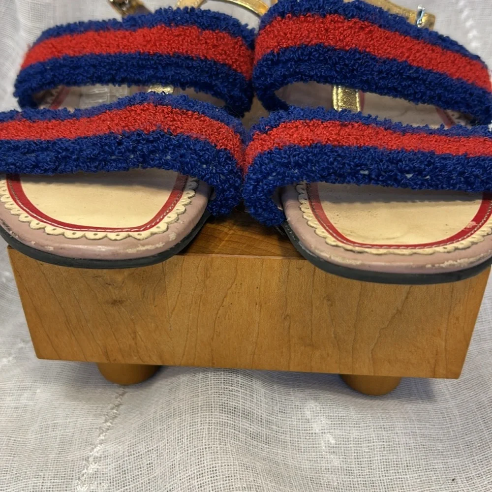 Gucci vibrant sandals