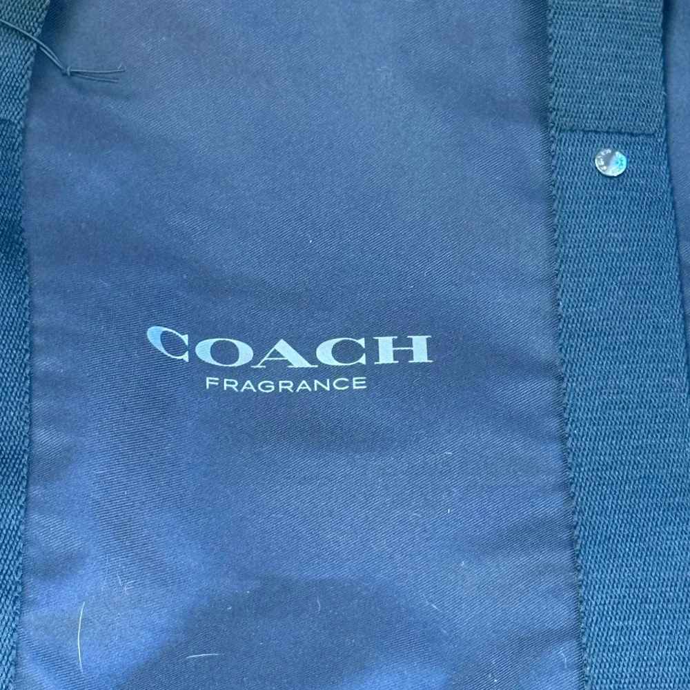 Coach height=13 width=17