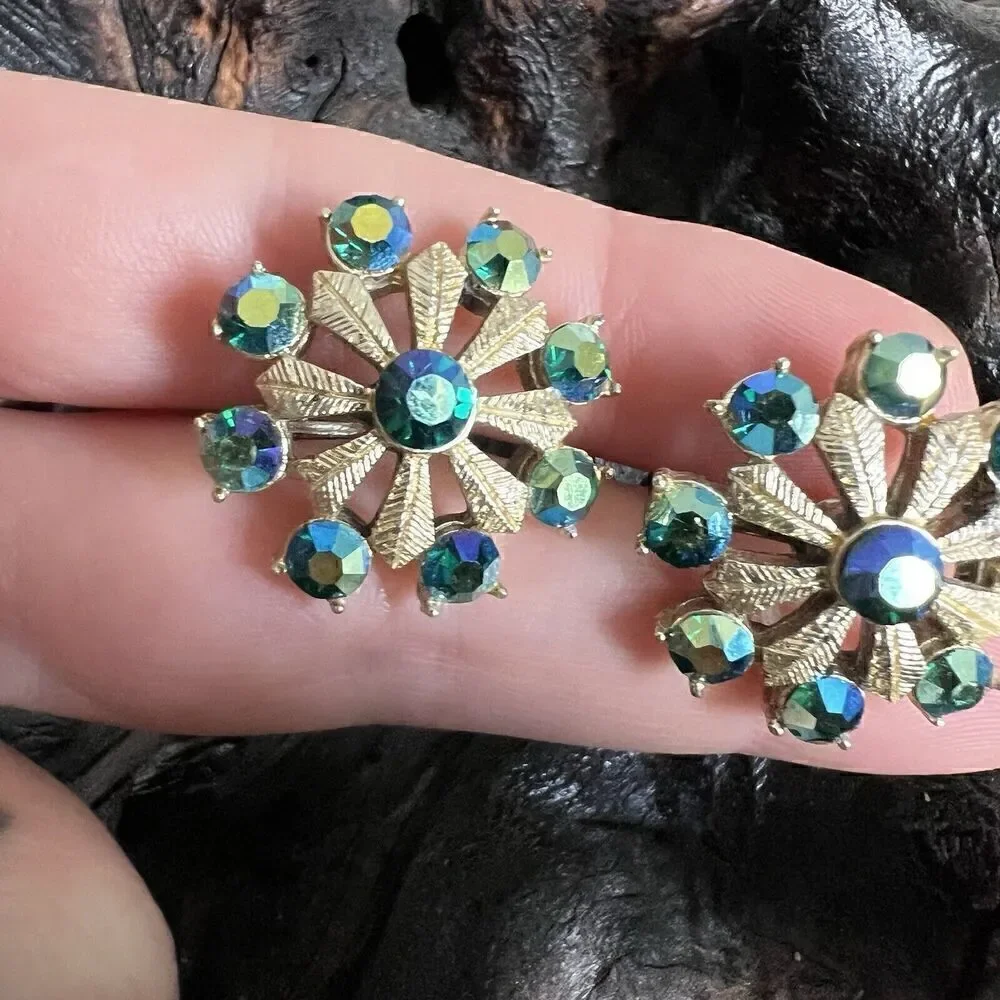 Coro vintage screw