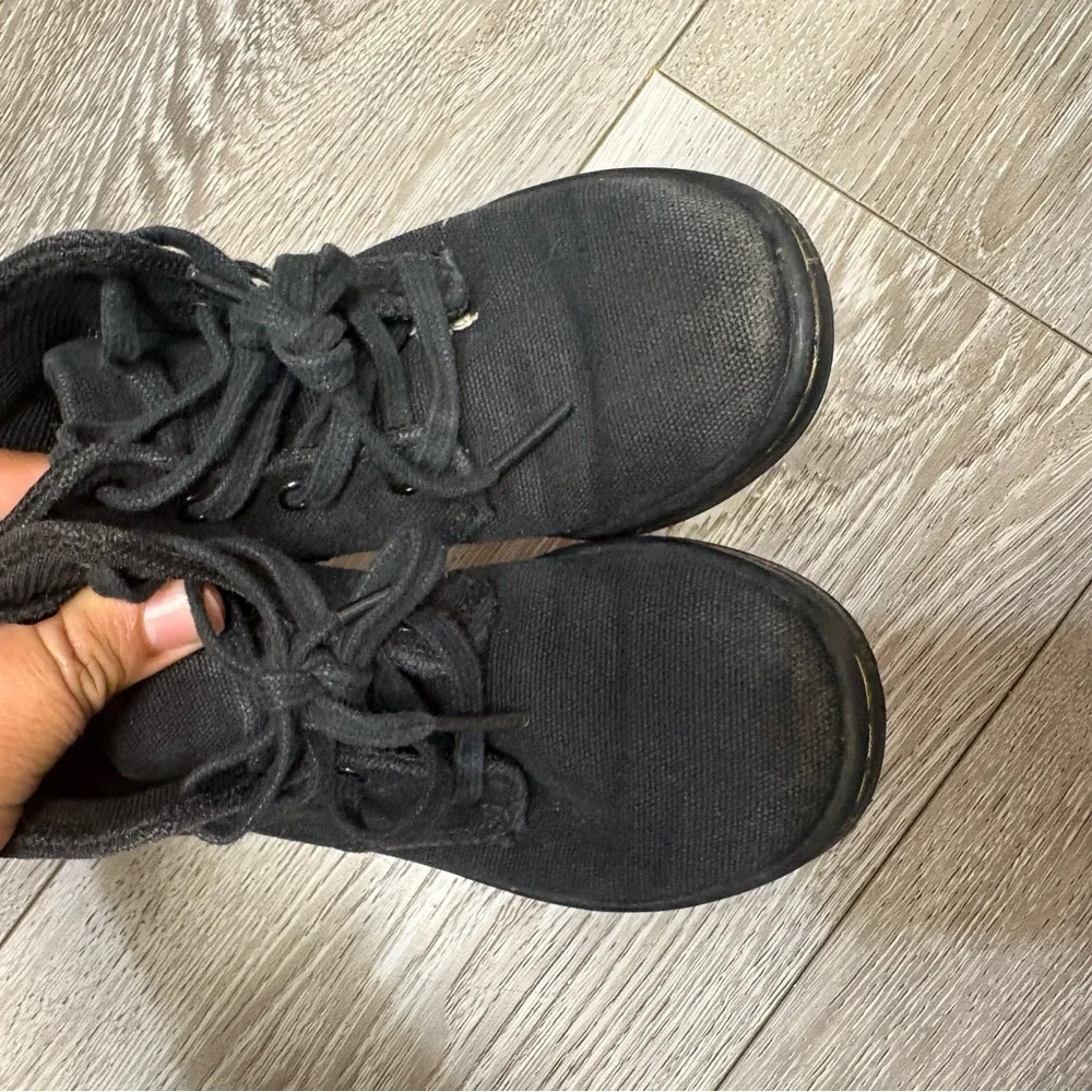 N/A both pairs