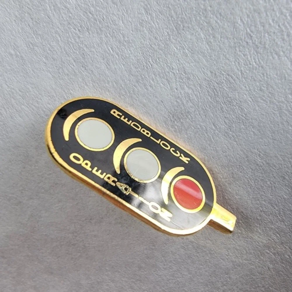 N/A piece pin enthusiasts