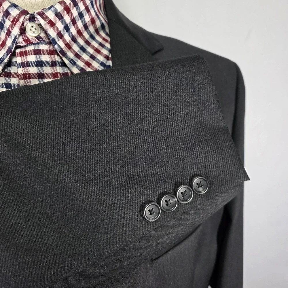 Pronto Uomo before completing