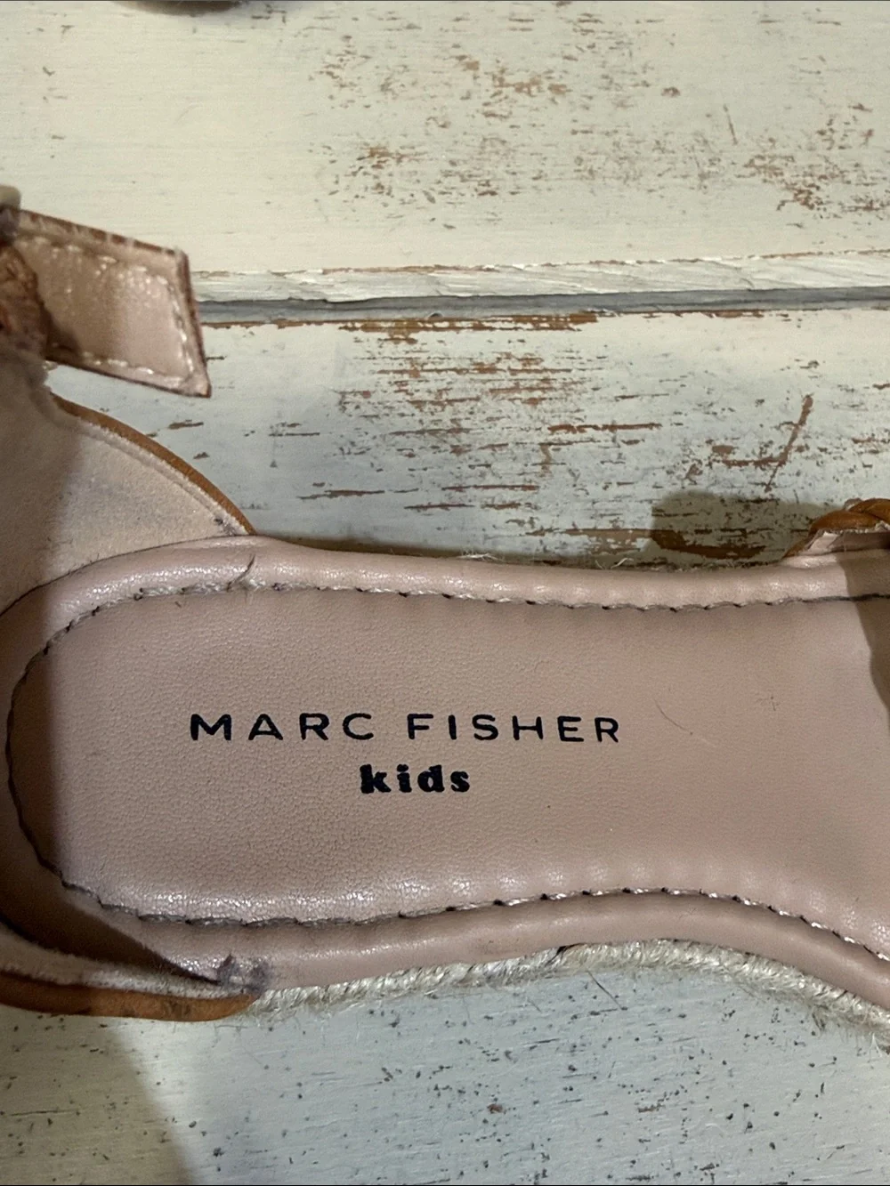 Marc Fisher front cushioned