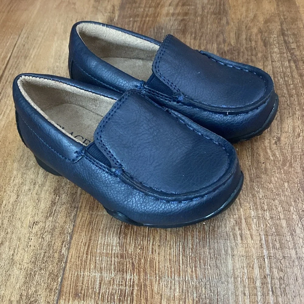 The Children’s place navy blue slip on loafers with non marking sole size 6