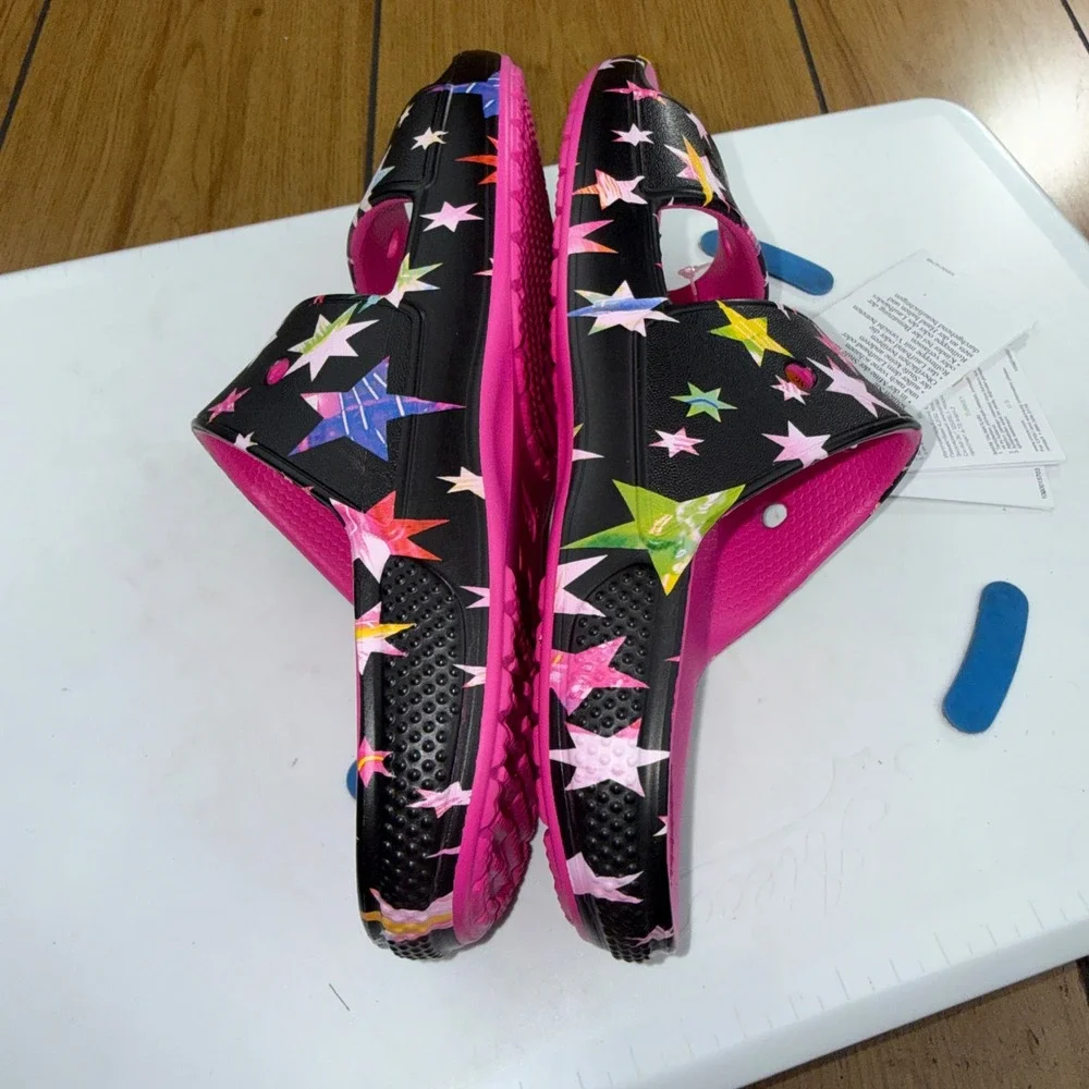 Crocs Classic Star Print Sandal‎ K Pink Black Multi Kids J4 209094-6UC NWT