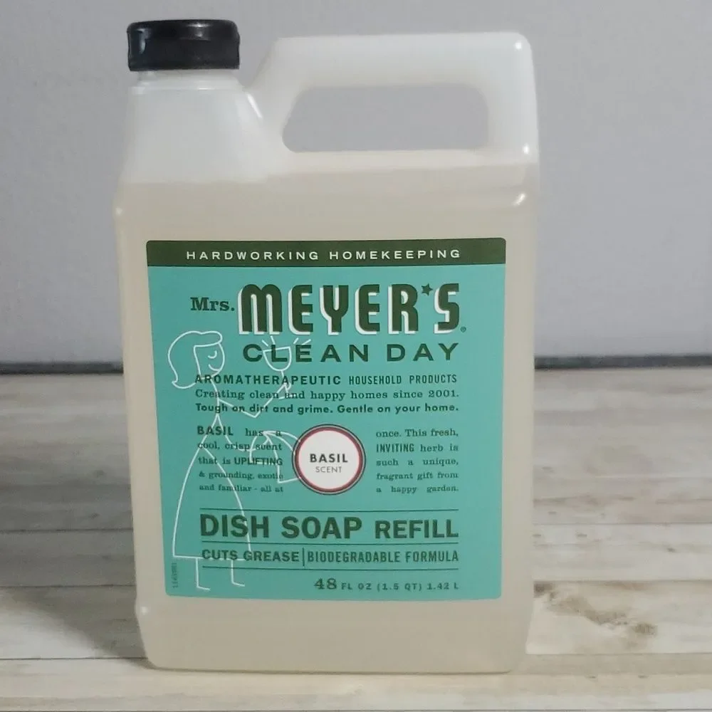 NEW Mrs. Meyer's Clean Day Basil Scented Dish Soap Refill 48 Fl.Oz. 1.5‎ Quart