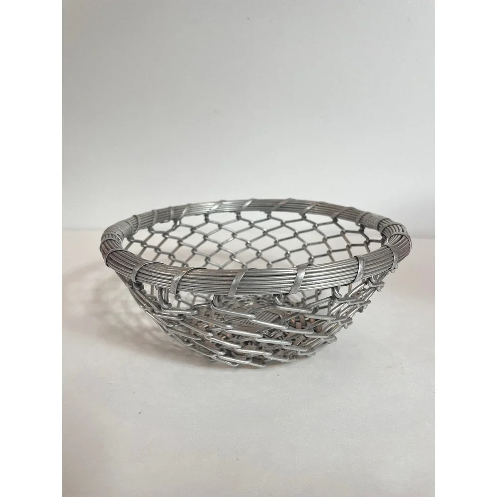 Vintage Silver Chunky Metal Wire Mesh‎ Woven Basket Round Decorative Bowl 8 Inch