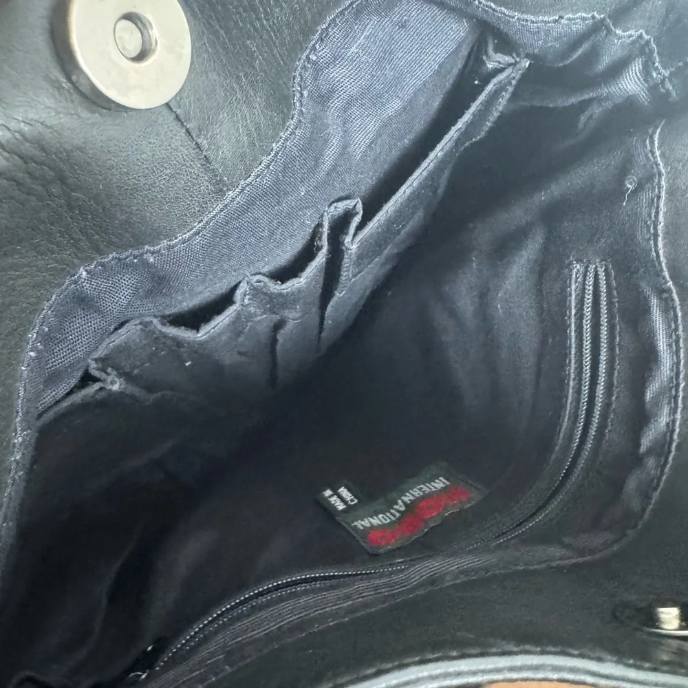 HOBO sleek black