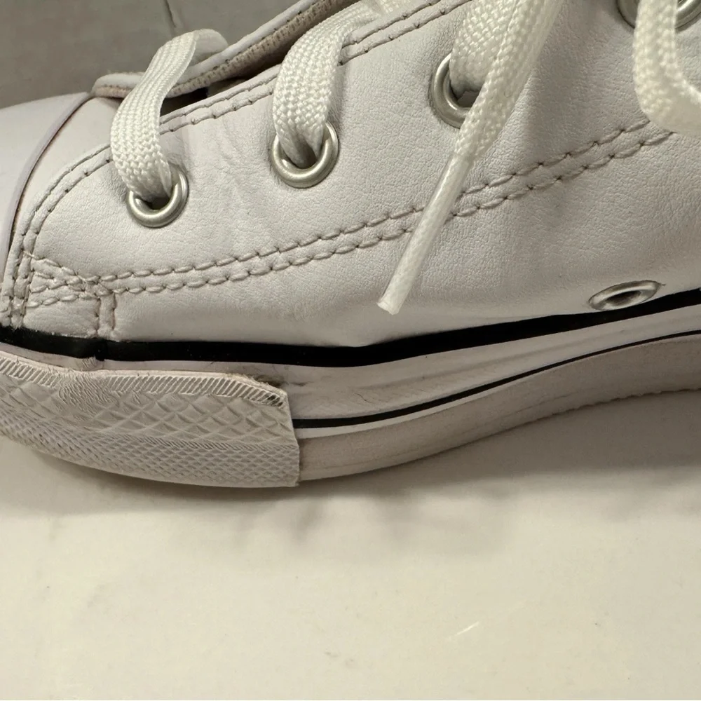 Converse stylish white