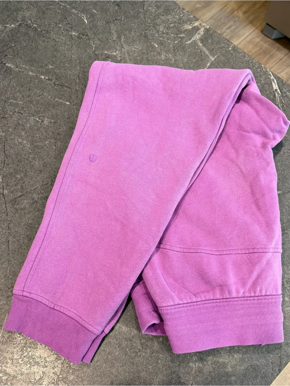 lululemon athletica pre owned
