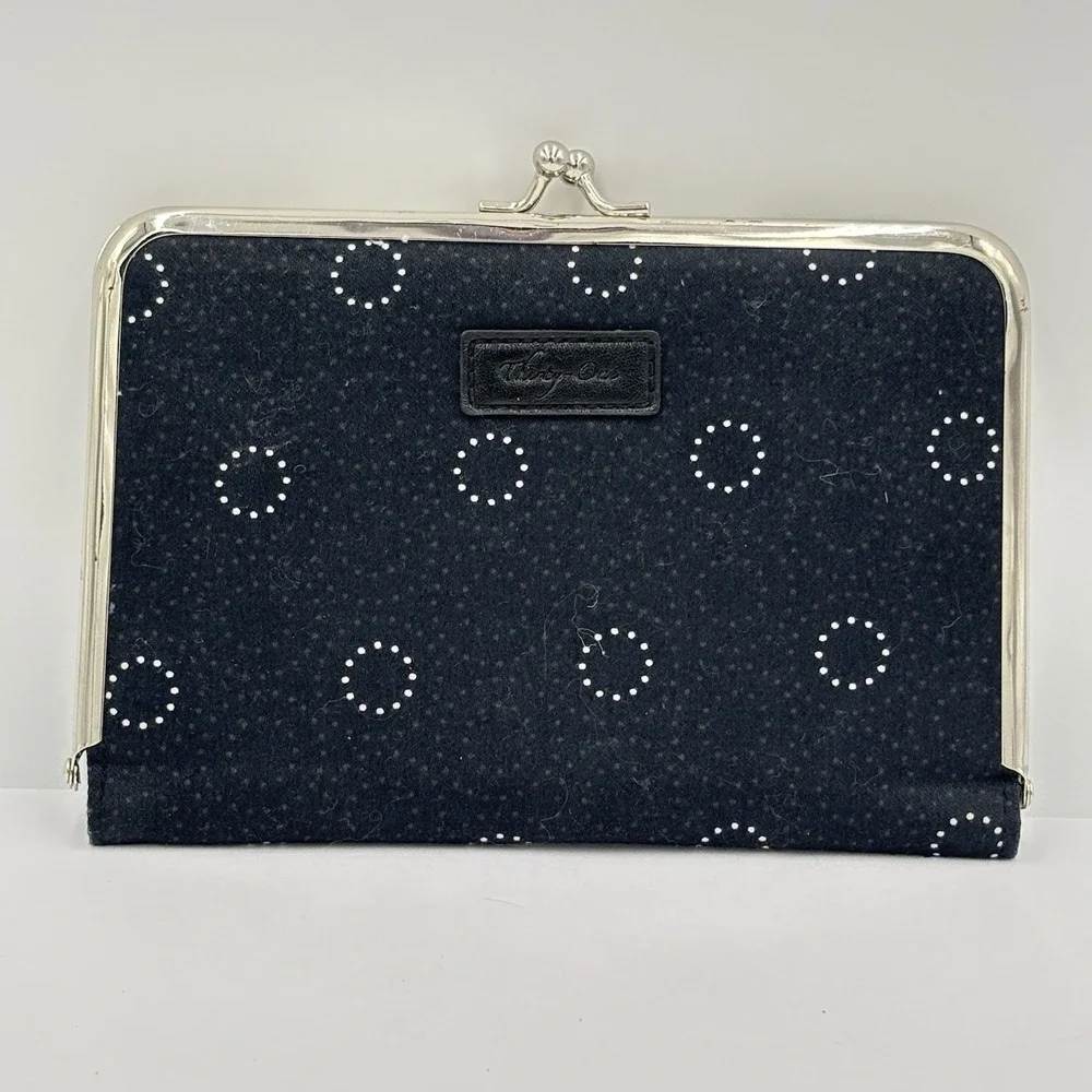 Thirty One Photo Wallet Dot Dot Clutch, Holds 4