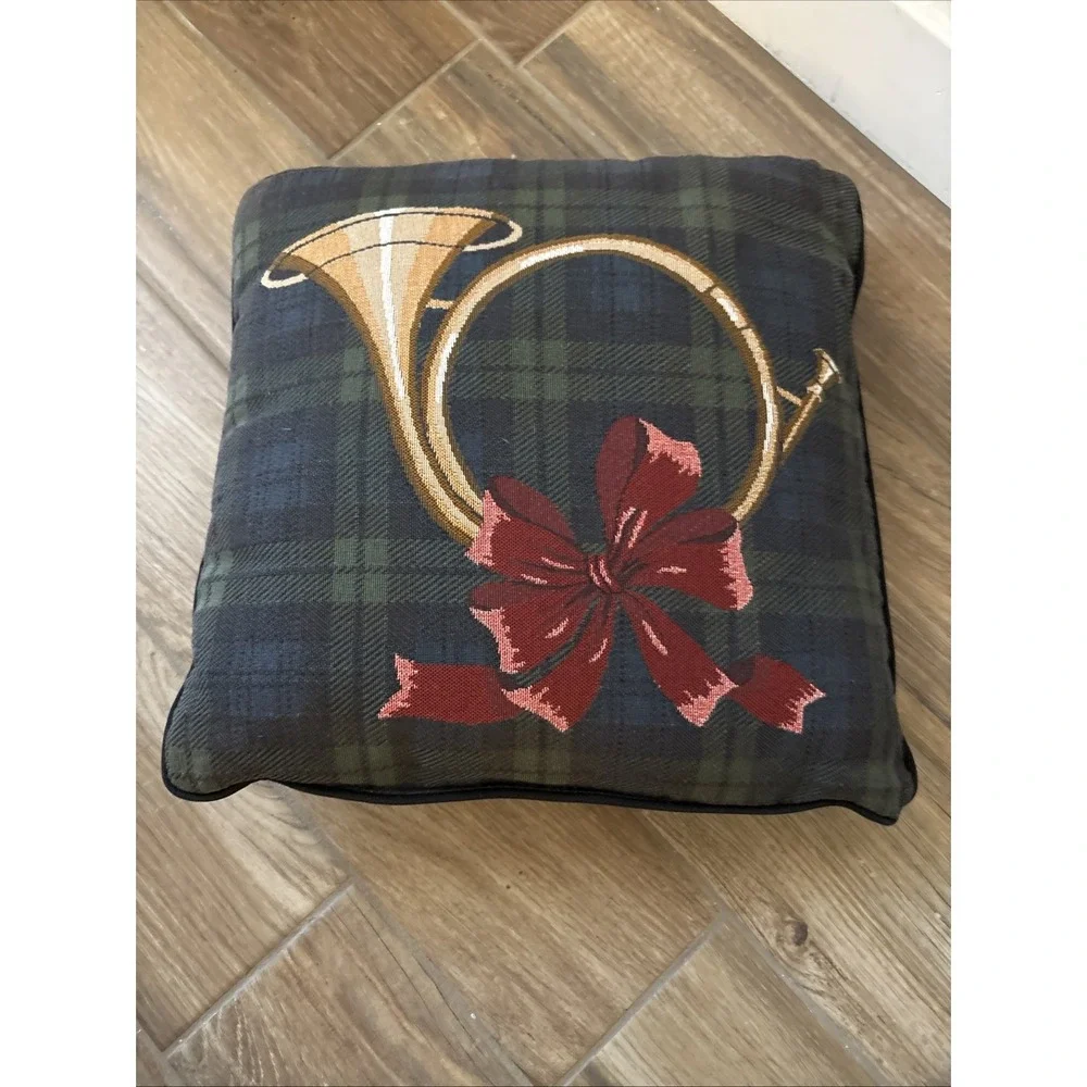 Vintage‎ Christmas Pillow Hunt Horn & Holly, 16