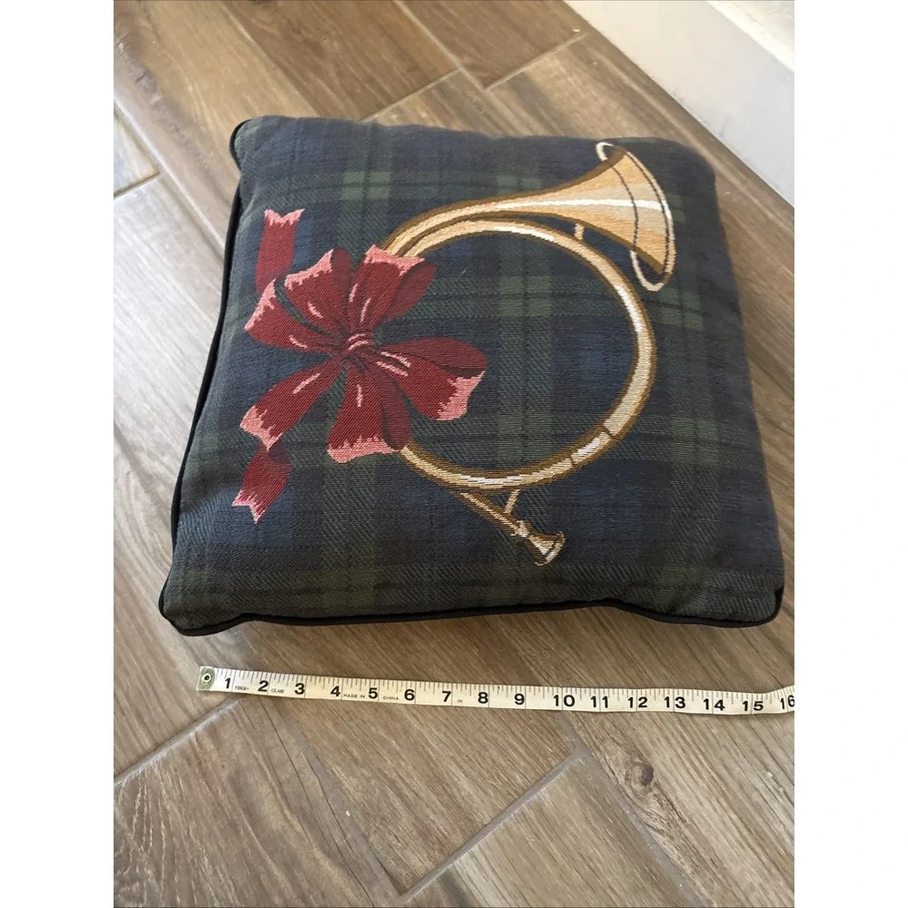 The Unbranded Brand vintage christmas