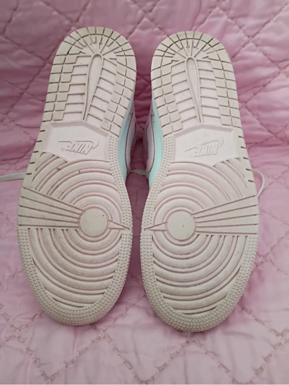 Nike low top