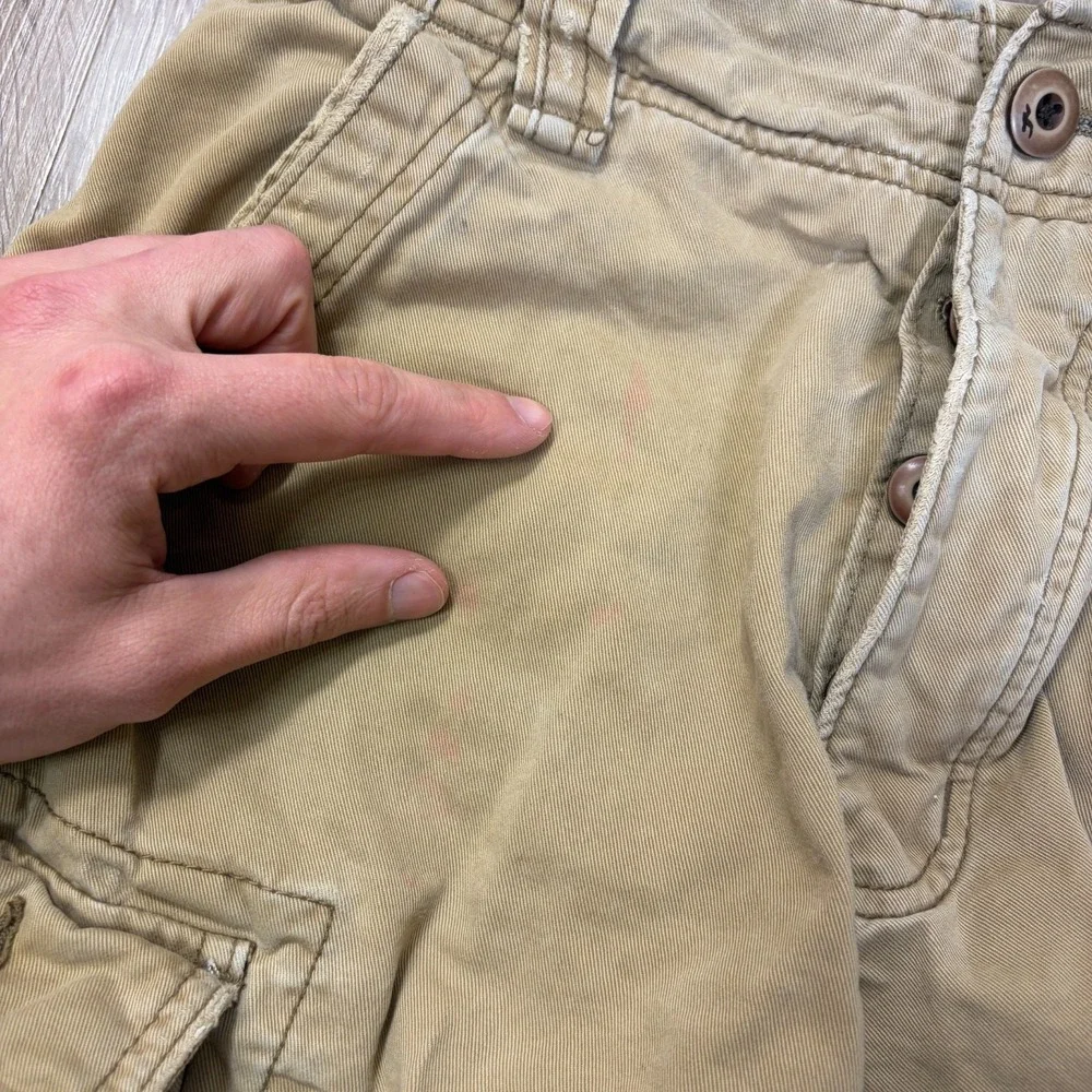 Hollister refer front
