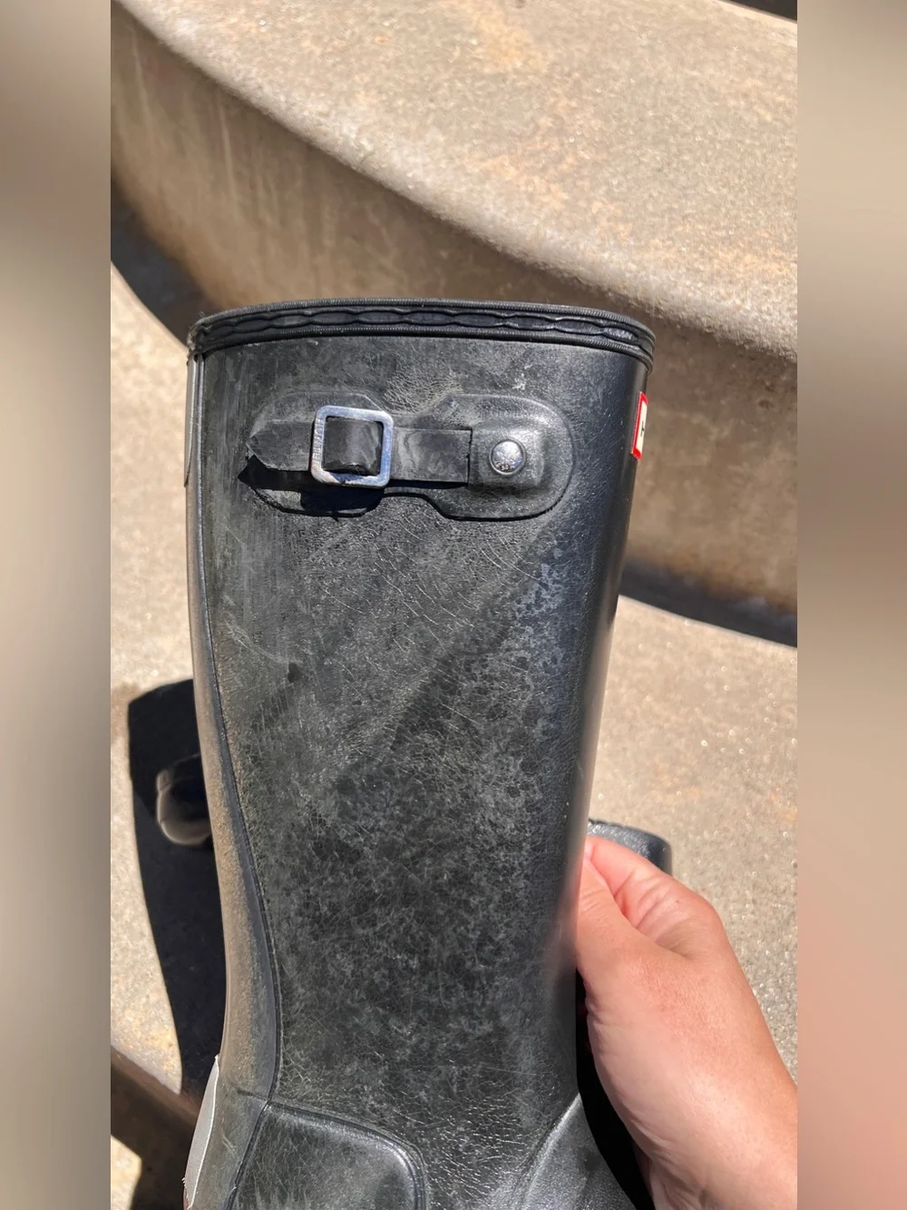 Hunter glossy black