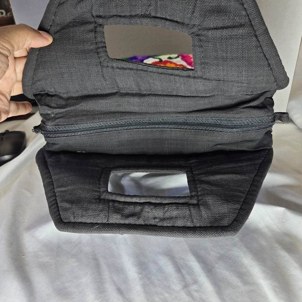 The Unbranded Brand cotton handbag