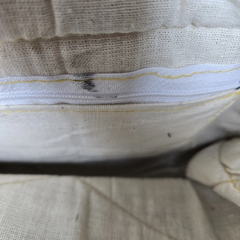The Unbranded Brand cotton handbag