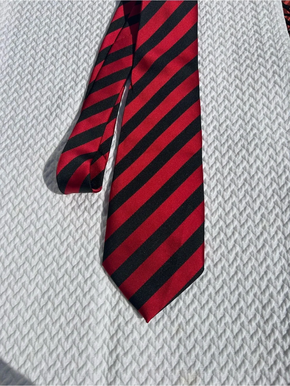 Kailong striking red