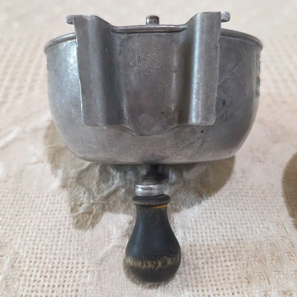 Central States Mfg Co crank old primitive