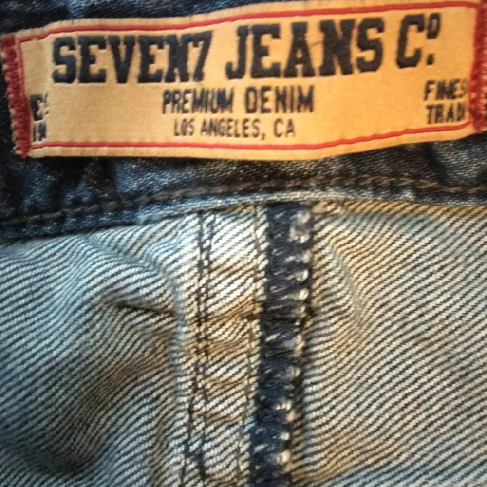 Seven7 pockets midrise