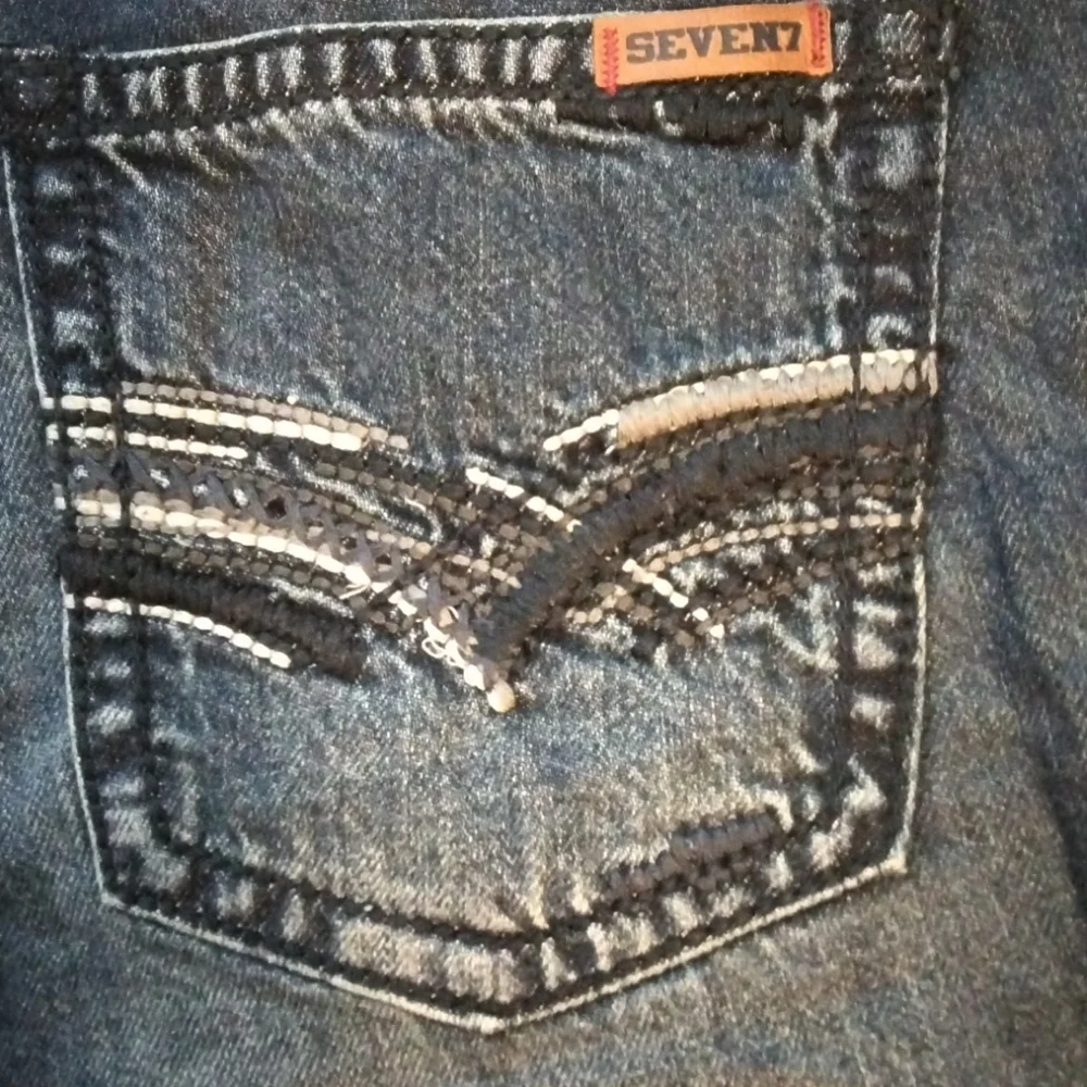 Seven7 pockets midrise