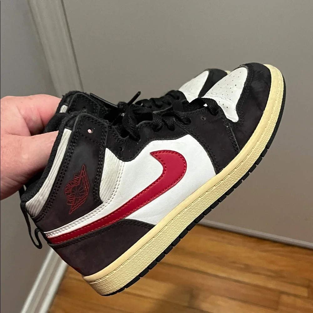 Nike Air Jordan High Top Kids 1.5Y