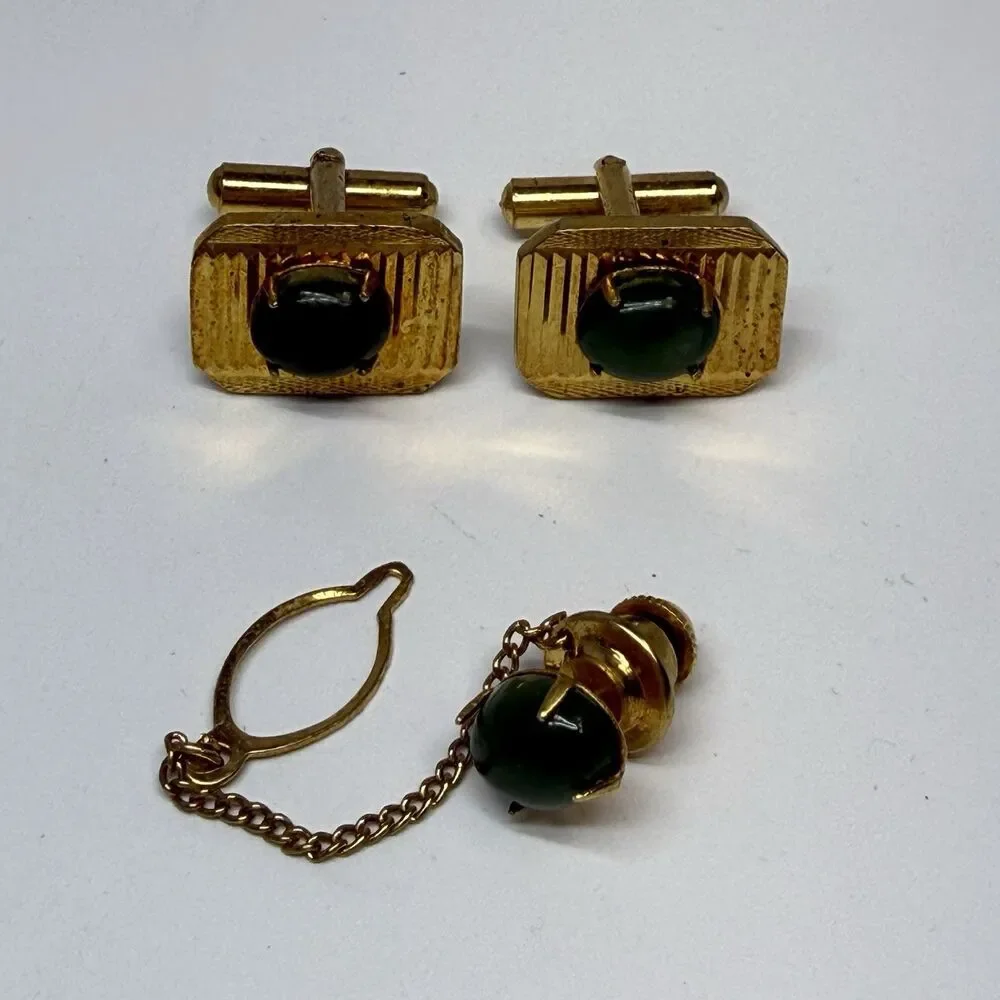 Vintage Gold Tone With Jade Stone Cuff Links And Matching Tie Tack