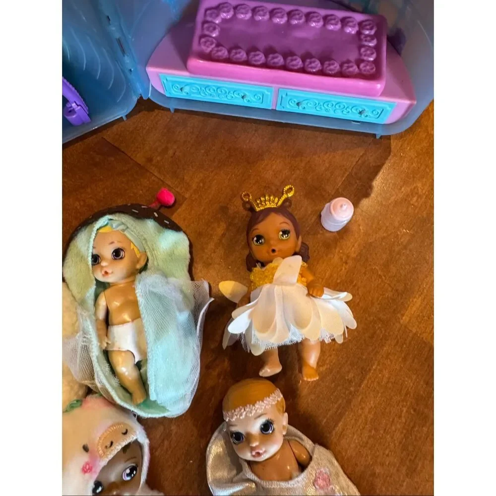 Baby Born Surprise Bottle House Playset Lot w/ 5 Dolls & Accessories Portable Do