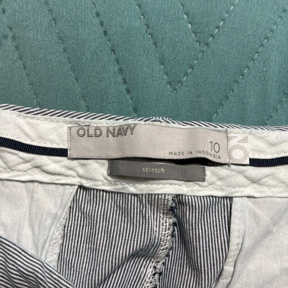 Old Navy 9” front opening