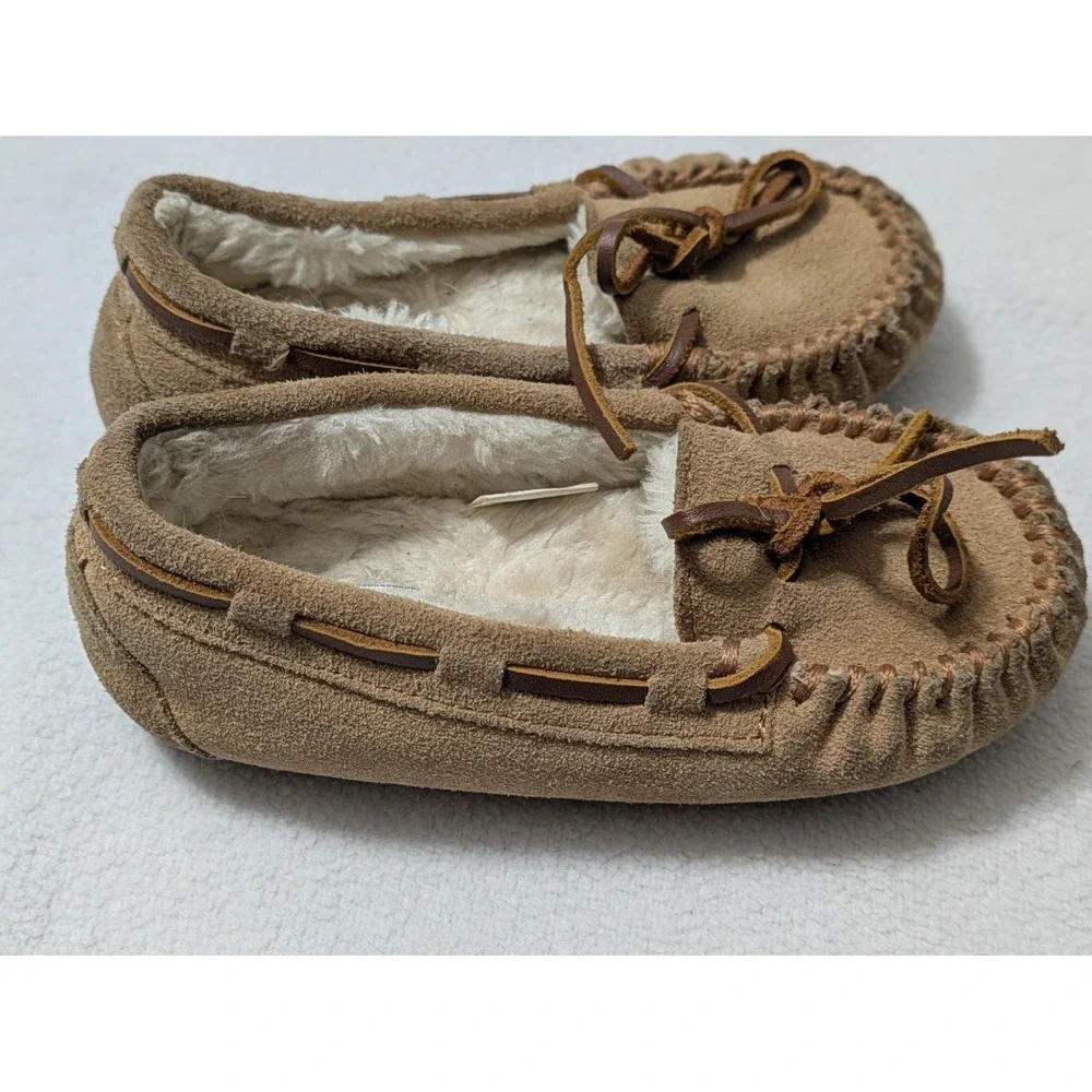 Minnetonka reach slippers