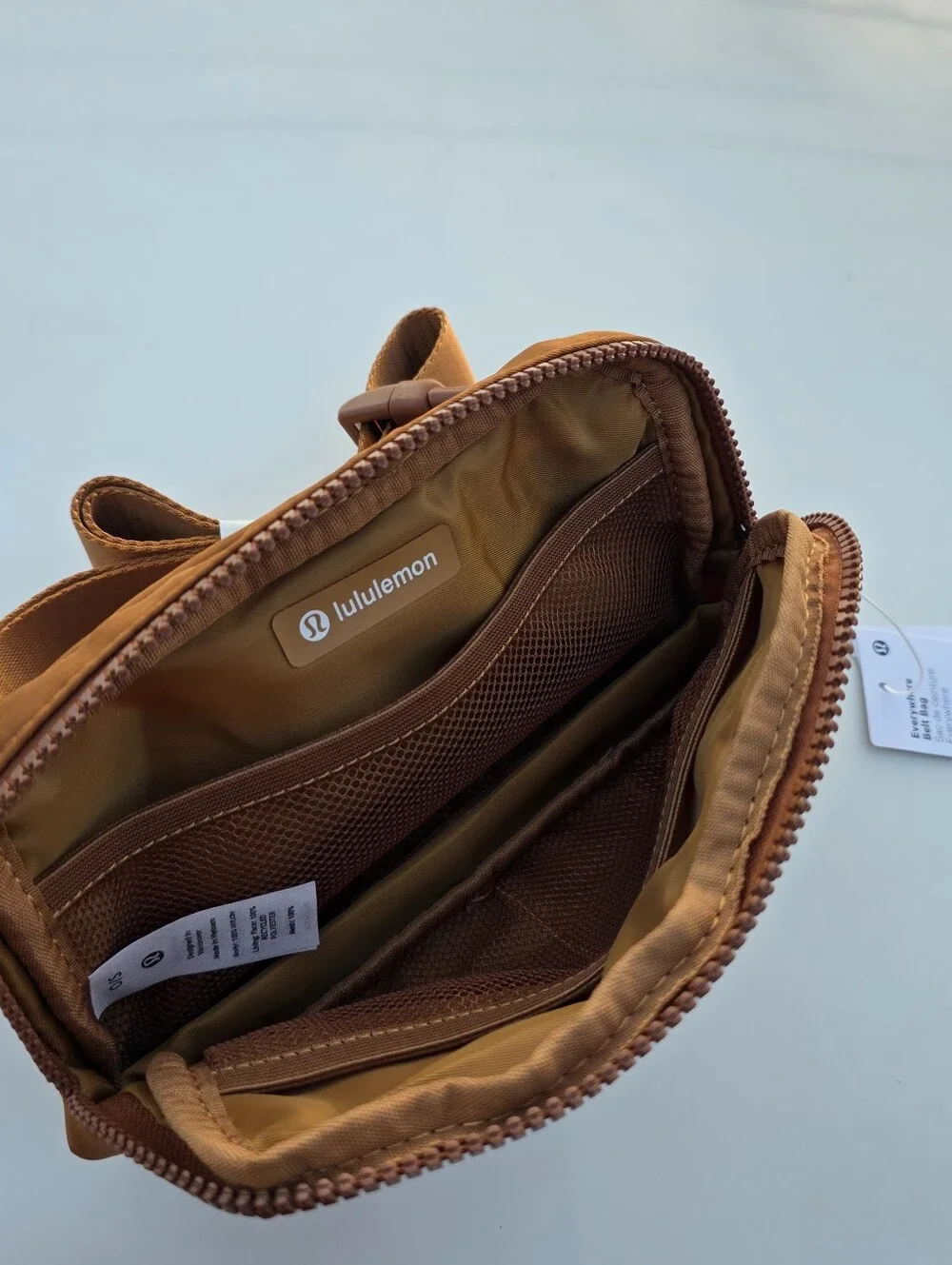 lululemon athletica compact zip