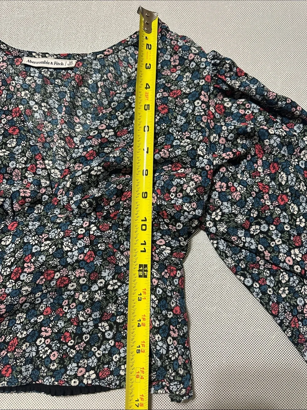 Abercrombie & Fitch lightweight navy