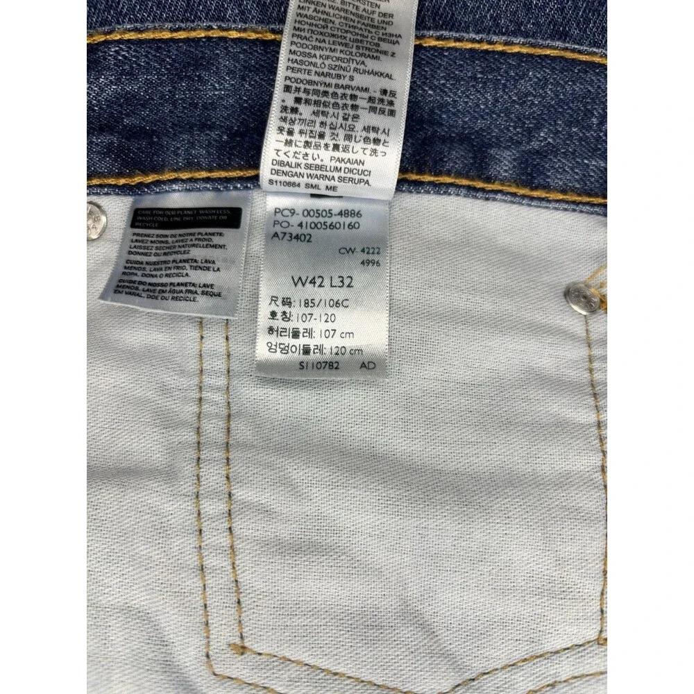 Levis these levi