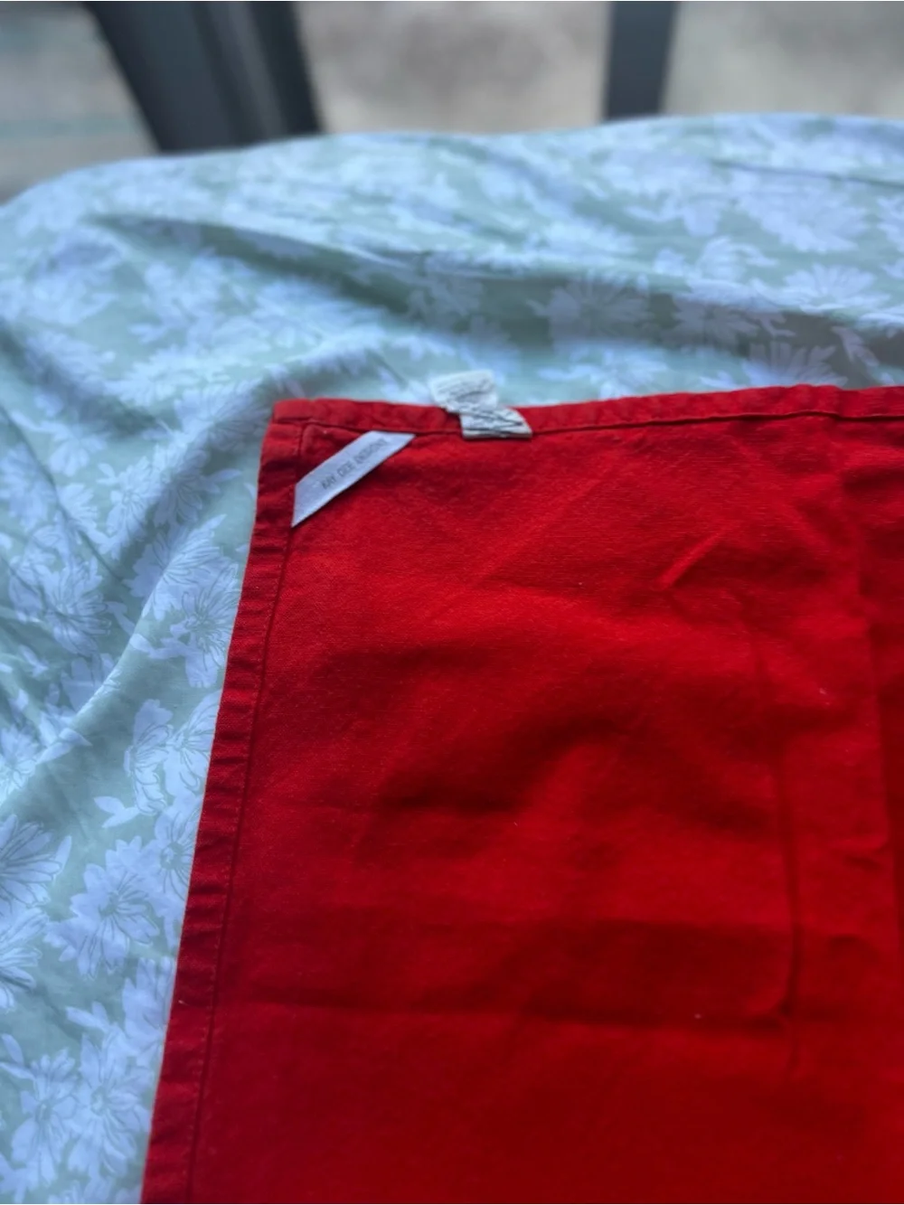 N/A bright red